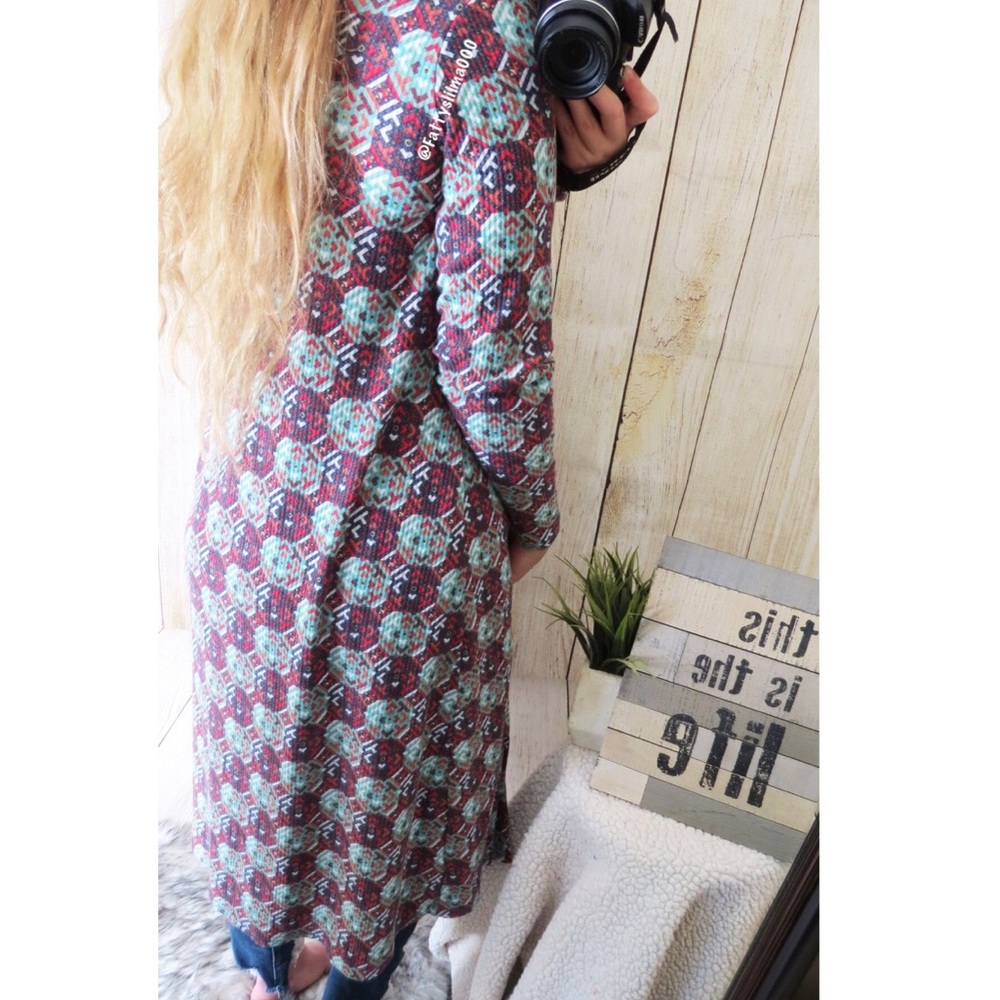 Lularoe printed Sarah duster cardigan 🌿 - Picture 5 of 7